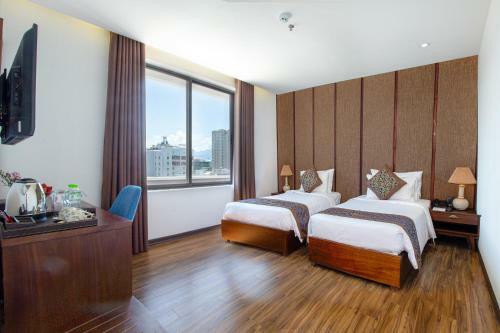 Dong Duong Hotel & Suites