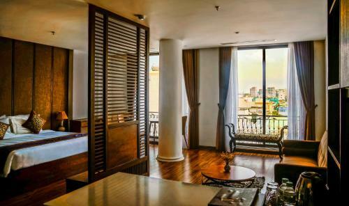 Dong Duong Hotel & Suites