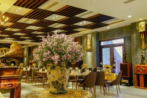 Dong Duong Hotel & Suites