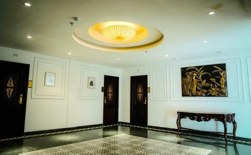 Dong Duong Hotel & Suites