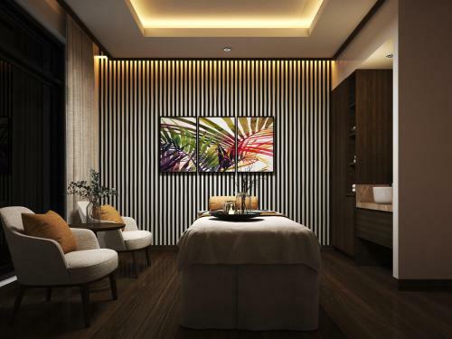 Maximilan Danang Beach Hotel