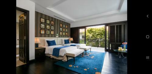 Emblemsea Furama Da Nang Beach Villa