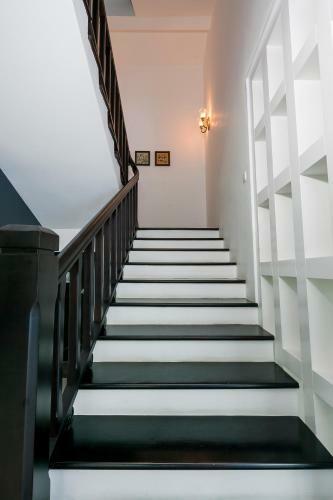 Emblemsea Furama Da Nang Beach Villa