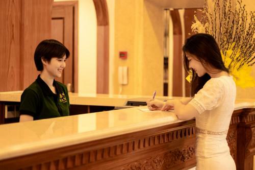 Santa Luxury Hotel