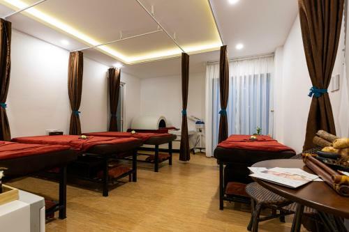 Lyn's Hotel & Apartment