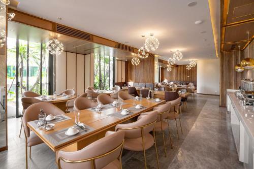 Haian Riverfront Hotel Da Nang
