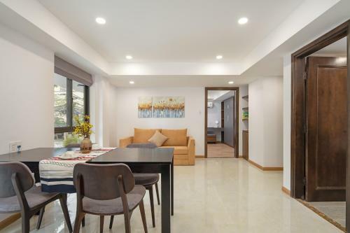 Ch Hotel & Apartment