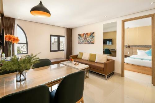 Bella Merry Hotel And Apartment