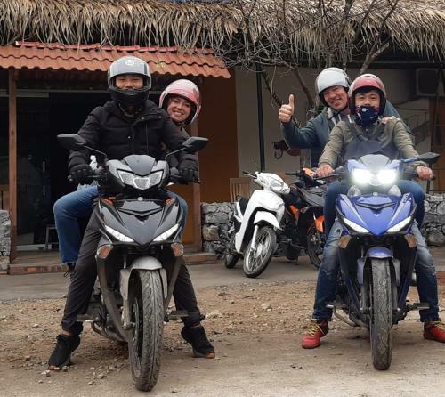 Hit The Road Ha Giang Hostel And Tours