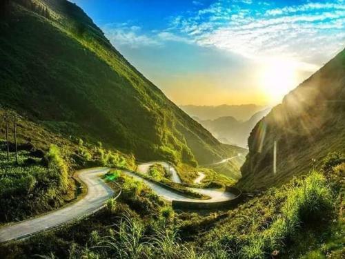 Hit The Road Ha Giang Hostel And Tours