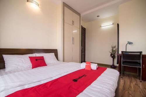 Hotel Reddoorz Plus Near Benh Vien 108