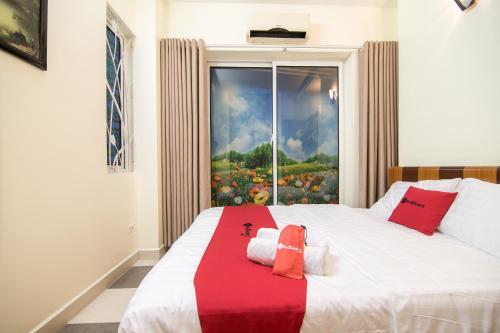 Hotel Reddoorz Plus Near Benh Vien 108
