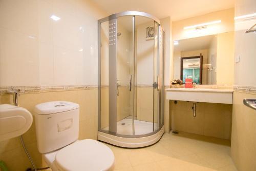 Hotel Reddoorz Plus Near Benh Vien 108