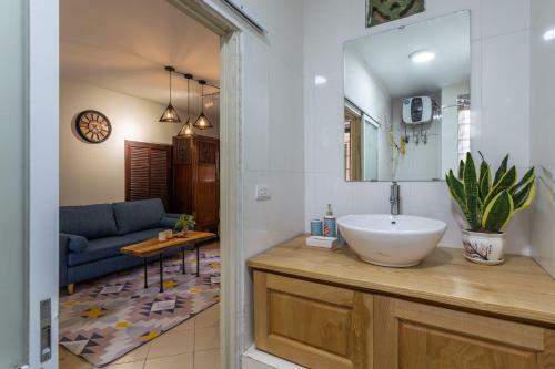 Hanoi Hola House