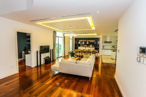 Hnc Premier Hotel & Residences