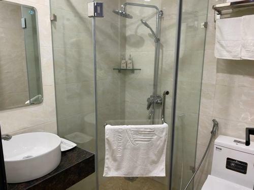 Holiday Hotel