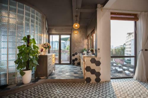 Hostal 6 Le Thanh Tong Building