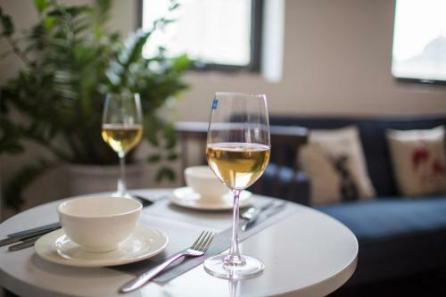 Hostal 6 Le Thanh Tong Building