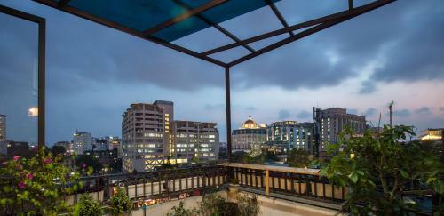 Hostal 6 Le Thanh Tong Building