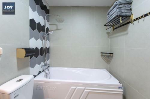 Hostal Lotte Center View Studio-netflix Tv
