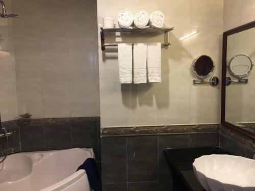 A25 Hotel - 15 Tr?n Qu?c To?n