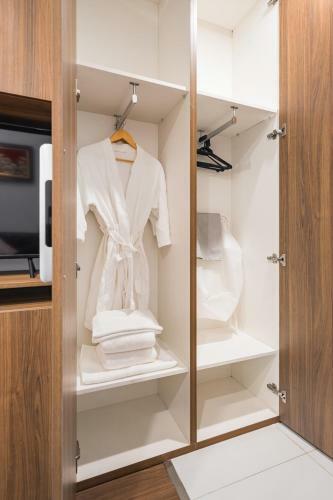 Narcissus Hotel & Apartment