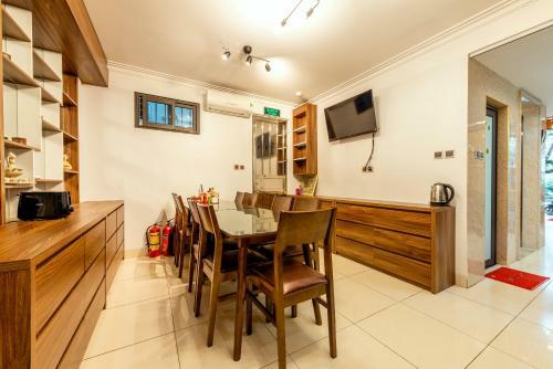 Westlake Tay Ho Hotel 696 L?c Long Qu�n