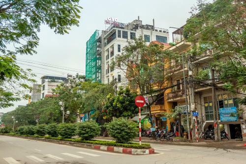 Westlake Tay Ho Hotel 696 L?c Long Qu�n