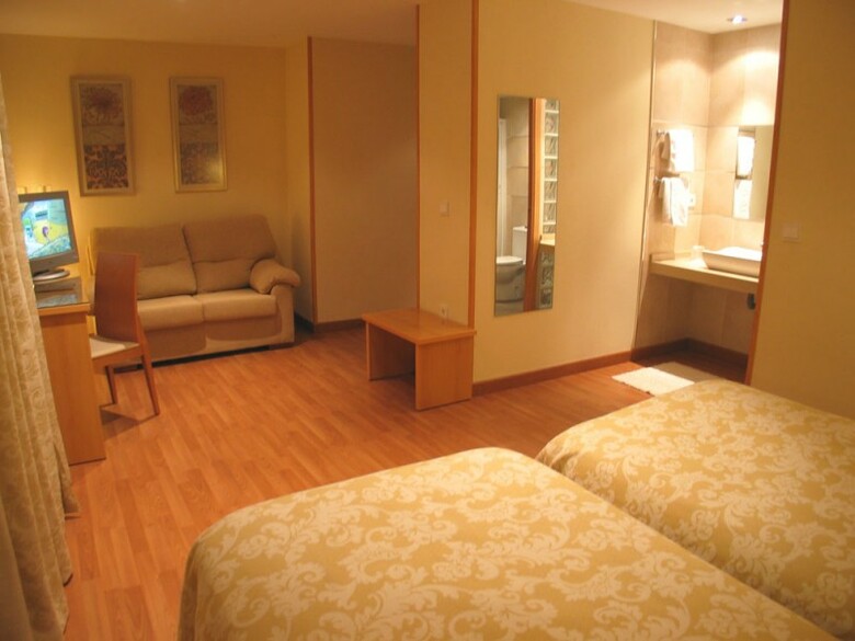 Hotel Serrano