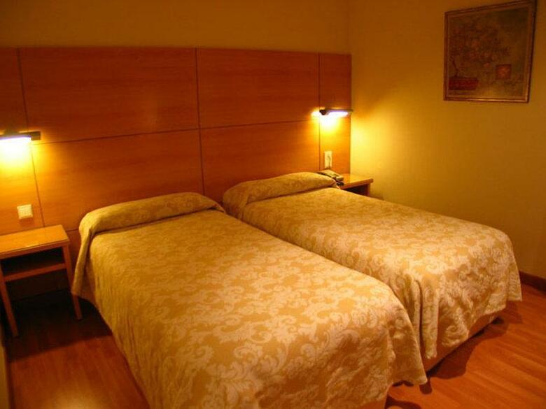 Hotel Serrano