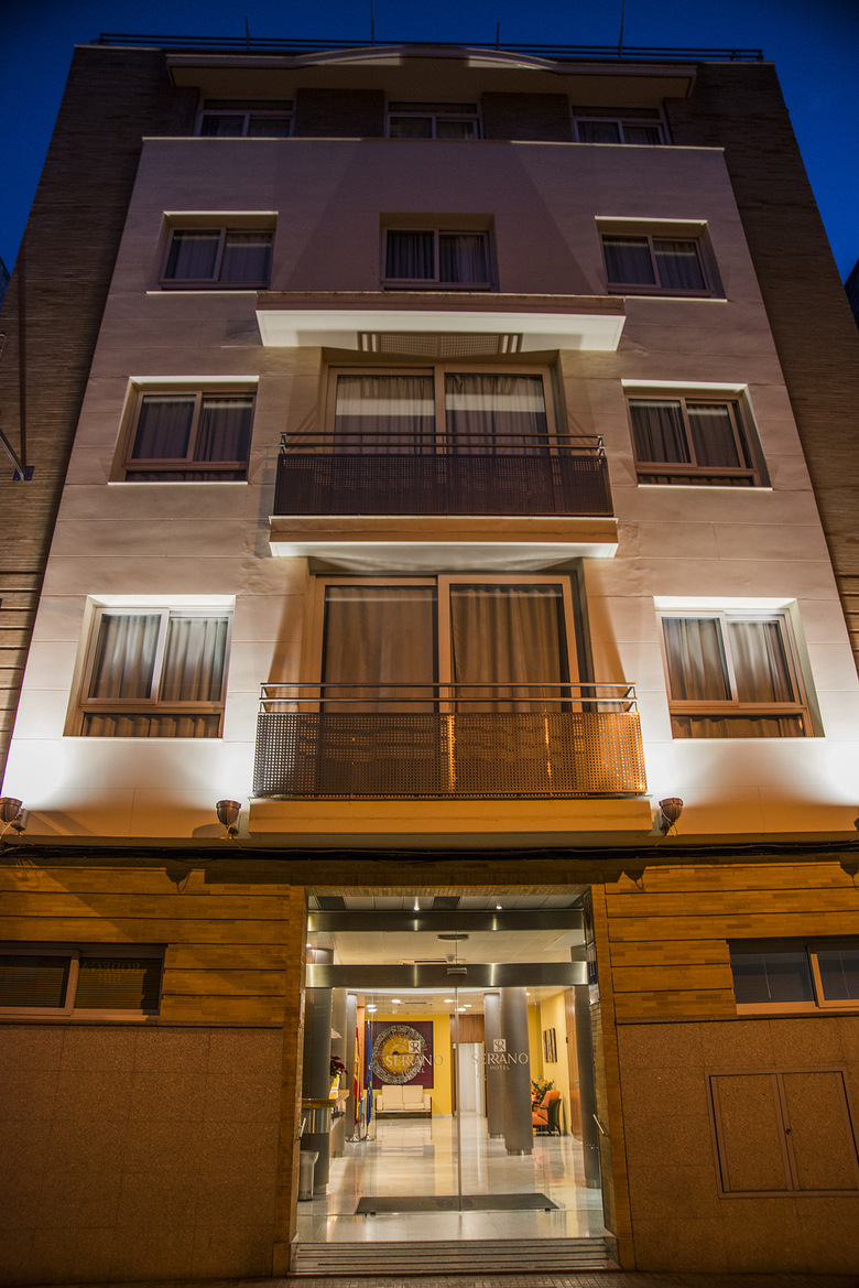 Hotel Serrano