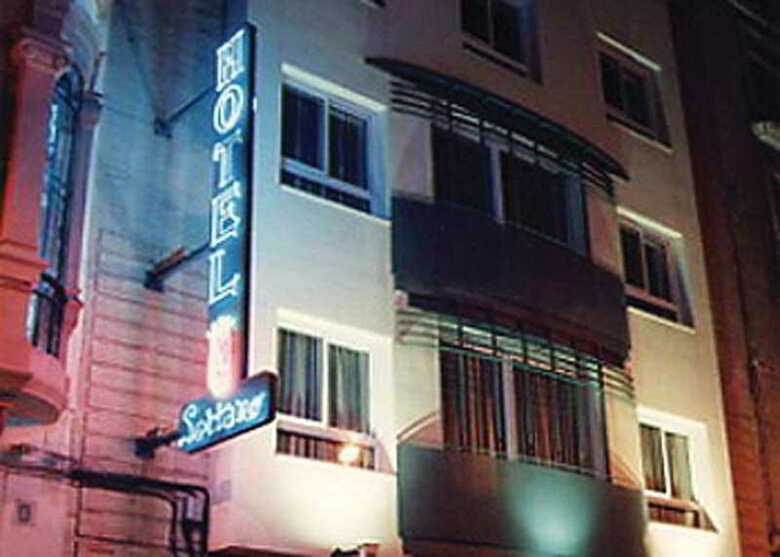 Hotel Serrano