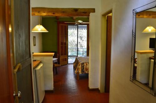 Posada Manantial Hoster�a & Caba�as