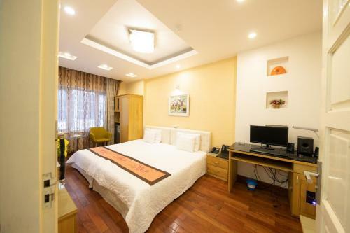 Sunny Hotel