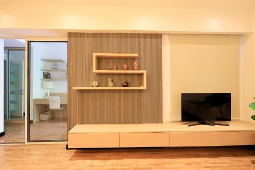 Gennie House 2
