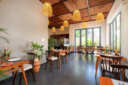 Tropical Home Villa