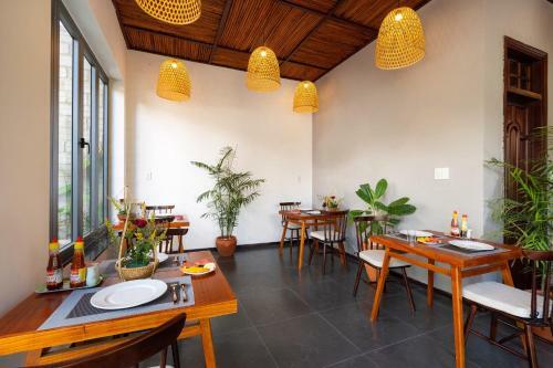 Tropical Home Villa