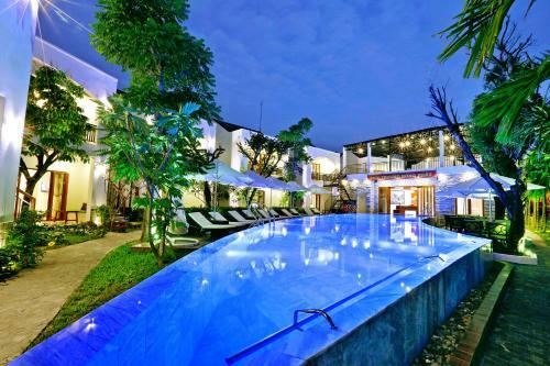 Azumi 03 Bedroom First Floor Apartment Hoian