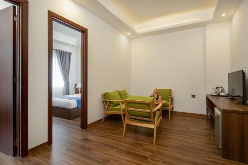 Triple Riverside Villa Hotel Hoian