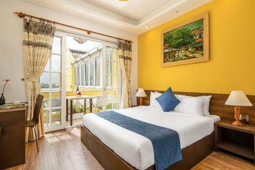 Triple Riverside Villa Hotel Hoian