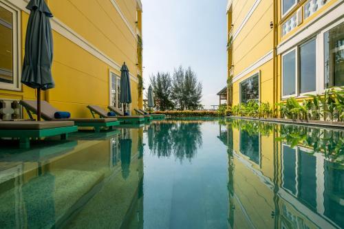 Triple Riverside Villa Hotel Hoian