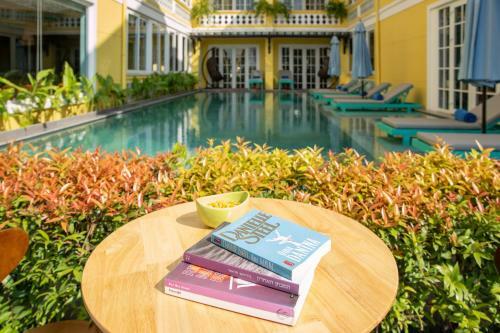 Triple Riverside Villa Hotel Hoian