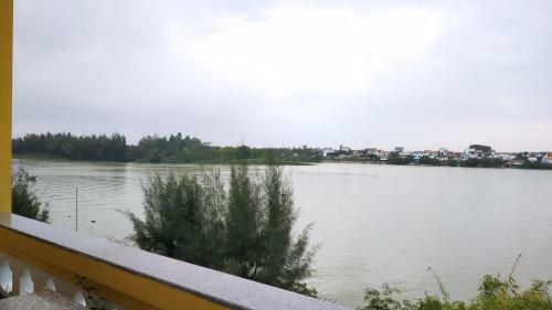 Triple Riverside Villa Hotel Hoian