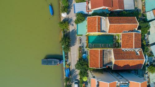 Triple Riverside Villa Hotel Hoian