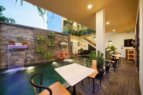Primrose Boutique Villa & Apartments