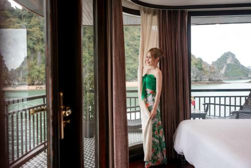 Sena Cruises - Wonder On Lan Ha Bay