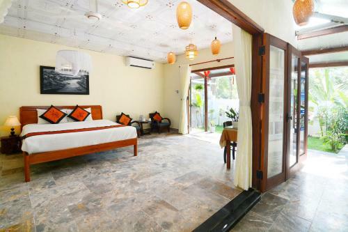 Hidden Beach Siesta Villa
