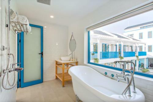 Santorin Hoian Villa