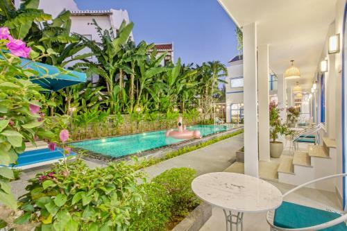 Santorin Hoian Villa