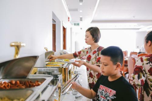 Prosperity Ha Long Hotel